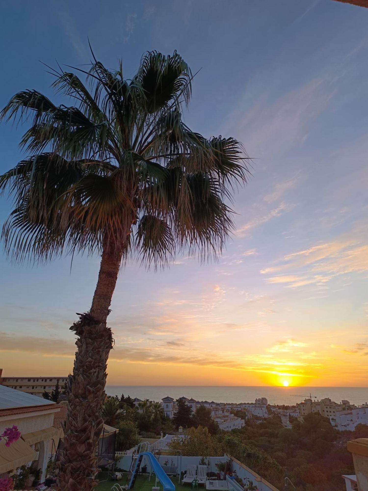 Rising Sun Bungalow Torrevieja Exterior photo